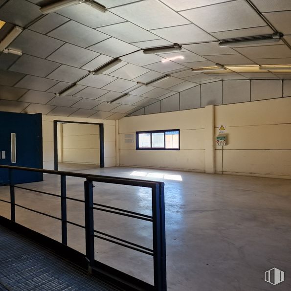 Industrial for sale & for rent at Avenida Naciones, Illescas, Toledo, 45200 with window, building, wood, interior design, floor, hall, flooring, shade, door and ceiling around