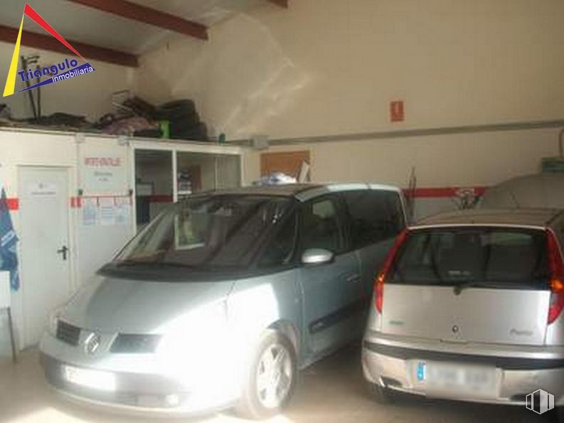 Nave en venta en Zona industrial, Coca, Segovia, 40480 con coche, rueda, luz de estacionamiento automotriz, vehículo, neumático, vehículo motorizado, iluminación automotriz, diseño automotriz, espejo retrovisor lateral automotriz y placa de matrícula del vehículo alrededor