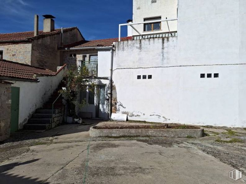 Suelo en venta en Calle Rondón, Moralzarzal, Madrid, 28411 con ventana, cielo, superficie de la carretera, asfalto, edificio, barrio, zona residencial, zona rural, ciudad y fachada alrededor