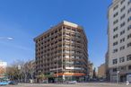 Oficina en alquiler y venta en Calle Princesa, Centro, Madrid, 28008 con edificio, cielo, ventana, luz de la calle, luz, diseño urbano, coche, bloque de pisos, condominio y zona residencial alrededor