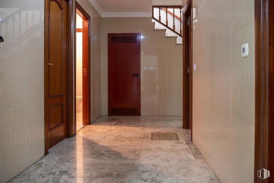 Local en venta en Avenida Machupichu, Hortaleza, Madrid, 28043 con puerta, propiedad, accesorio, madera, suelos, arquitectura, suelo, hall, pared y puerta de casa alrededor