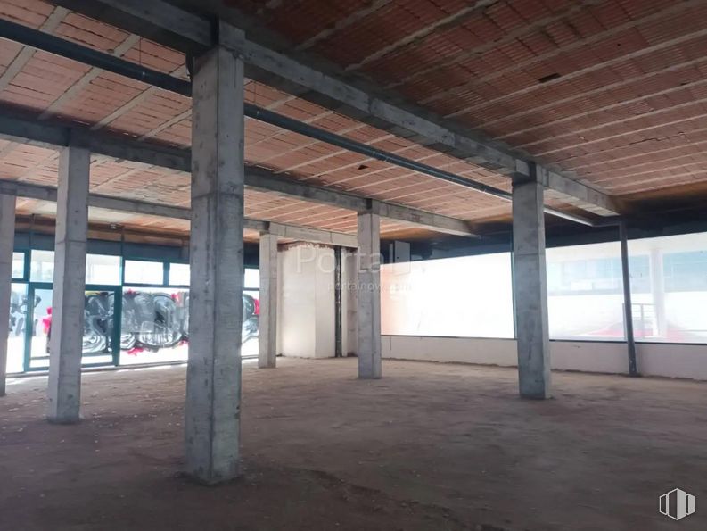 Office for sale at Calle Francisco Medina Mendoza, 39, Cabanillas del Campo, Guadalajara, 19171 with building, wood, beam, house, flooring, ceiling, shade, tree, column and city around