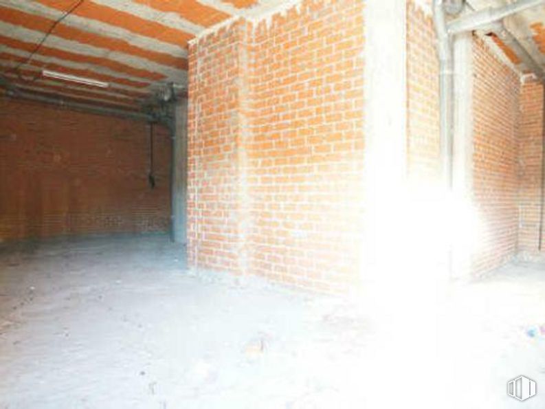 Local en alquiler en Zona Sanchinarro, Hortaleza, Madrid, 28050 con madera, edificio, albañilería, piso, ladrillo, pavimentos, casa, material de construcción, tintes y sombras y material compuesto alrededor