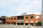 Retail for sale at Avenida Poblados, La Latina, Madrid, 28044 with building, sky, cloud, automotive tire, house, gas, facade, commercial building, city and plant around