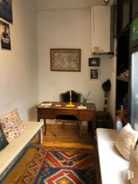 Local en venta en Calle Águila, Centro, Madrid, 28005 con marco, mesa, silla, almohada, sofá, mueble, edificio, madera, suelo y piso alrededor