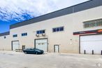 Industrial for sale at Calle Moreras, 1, Ciempozuelos, Madrid, 28350 with car, window, building, automotive parking light, sky, cloud, tire, vehicle, fixture and door around