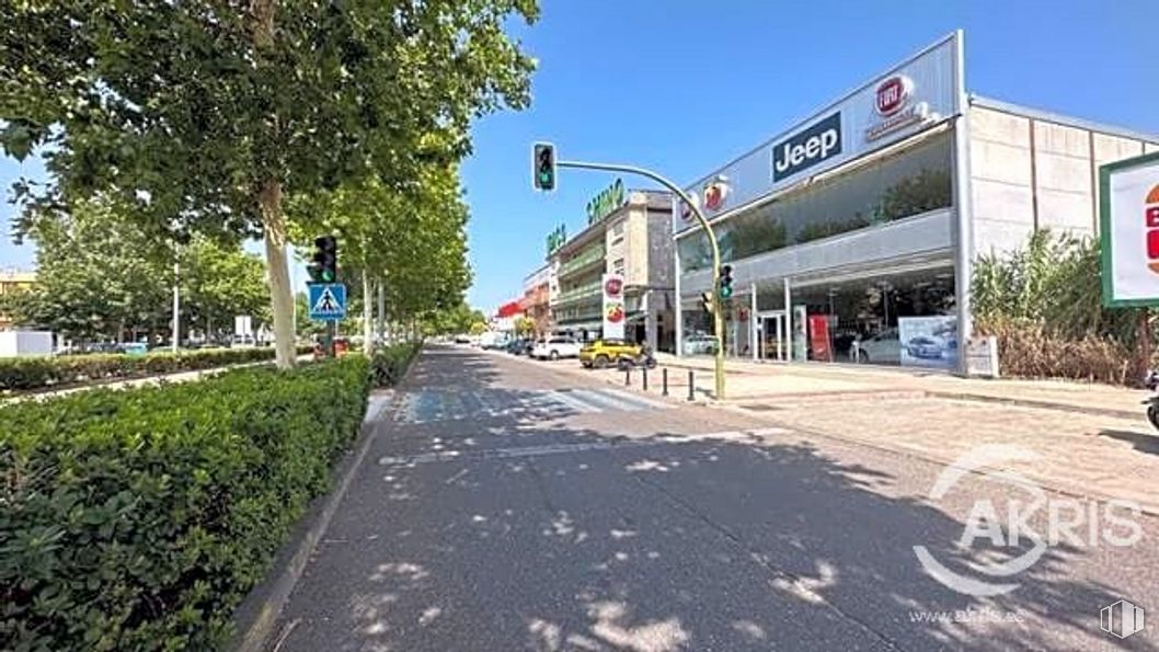 Nave en venta en Avenida Portugal, Talavera de la Reina, Toledo, 45600 con edificio, planta, cielo, superficie de la carretera, árbol, asfalto, vía pública, diseño urbano, luz de la calle y acera alrededor