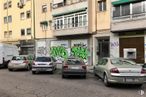 Retail for sale at Avenida Nuestra Señora de Valvanera, Carabanchel, Madrid, 28025 with car, van, wheel, tire, building, window, automotive parking light, land vehicle, vehicle and property around