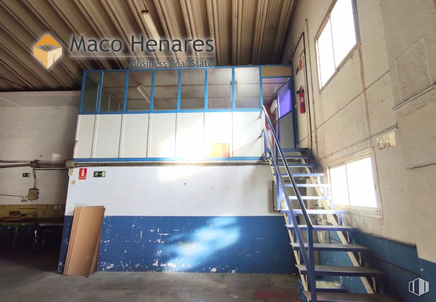 Industrial for rent at Calle Lisboa, 9, Torres de la Alameda, Madrid, 28813 with window, ladder, stairs, building material, daylighting, paint, steel, aluminium and handrail around