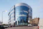 Office for rent at Edificio Cidro, Calle Cidro, 2, Carabanchel, Madrid, 28044 with car, building, street light, sky, tire, wheel, tower block, vehicle, urban design and window around