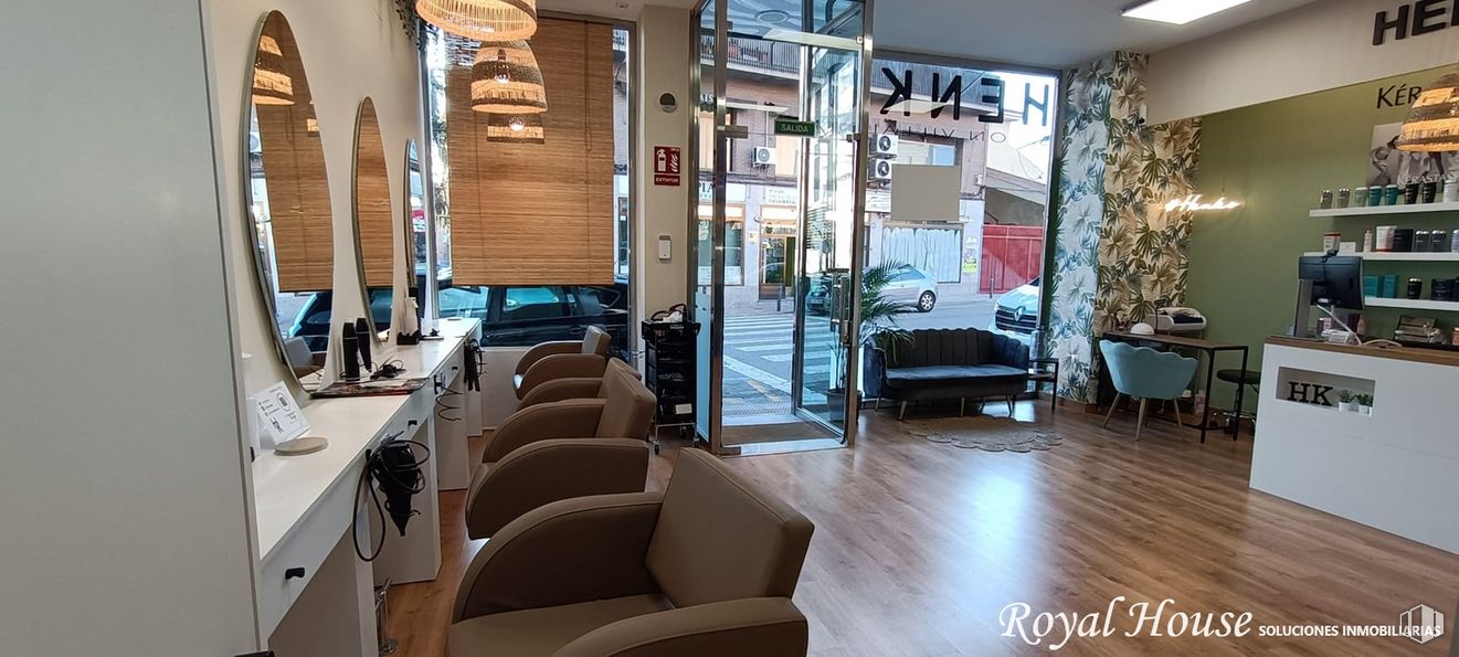 Local en venta en Calle Venta, 12, Collado Villalba, Madrid, 28400 con silla, mueble, madera, interiorismo, edificio, suelos, inmobiliario, madera dura, planta de interior y techo alrededor