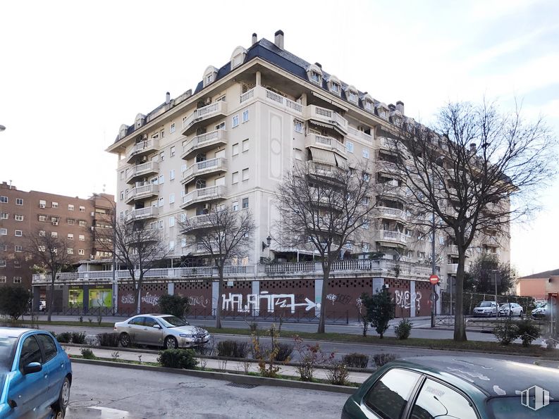 Local en alquiler y venta en Calle Lima, 47, Fuenlabrada, Madrid, 28944 con coche, edificio, vehículo terrestre, cielo, vehículo, rueda, neumático, planta, fotografía y ventana alrededor