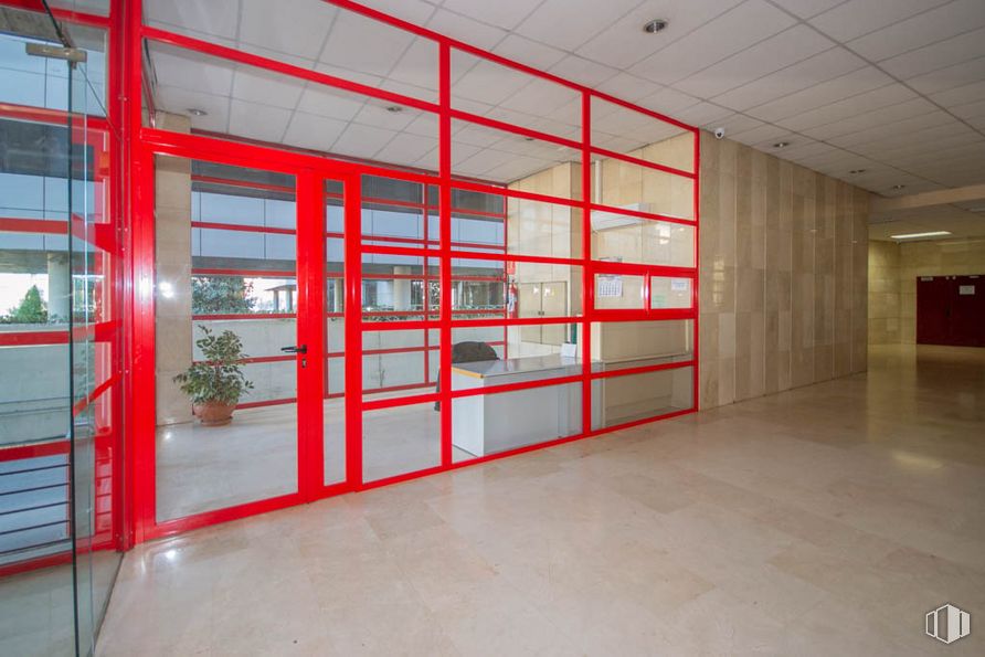 Industrial for sale at Calle Albasanz, 14 B, San Blas - Canillejas, Madrid, 28037 with fixture, building, hall, flooring, glass, facade, commercial building, ceiling, wood and shelving around