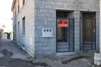 Retail for rent at Calle Visitación, 4, Chapinería, Madrid, 28694 with door, building, window, fixture, road surface, wood, brick, house, brickwork and facade around