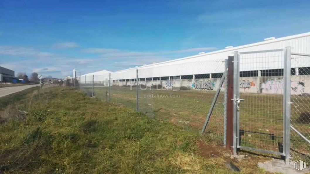 Industrial for sale at Zona Industrial, Torrejón del Rey, Guadalajara, 19174 with building, sky, plant, cloud, land lot, wire fencing, fence, grass, grassland and landscape around