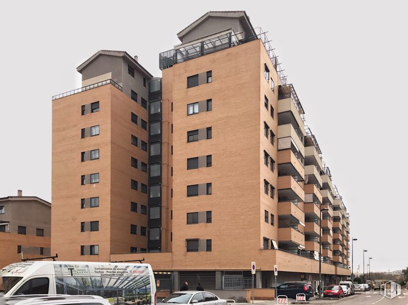 Local en venta en Calle Fuente Cisneros, Alcorcón, Madrid, 28922 con edificio, coche, cielo, ventana, rueda, vehículo, neumático, rascacielos, bloque de torre y luz de la calle alrededor