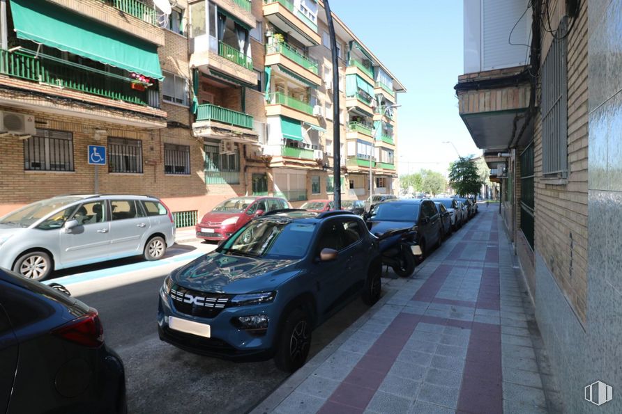 Local en venta en Calle Maestro Bretón, Getafe, Madrid, 28904 con coche, neumático, rueda, vehículo terrestre, vehículo, matrícula del vehículo, edificio, iluminación del automóvil, ventana y diseño automovilístico alrededor