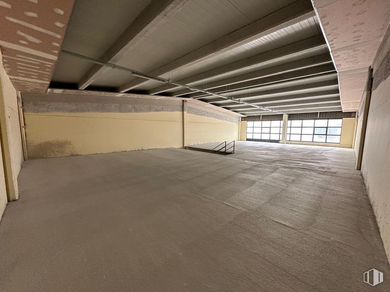 Industrial for sale & for rent at Zona empresarial, Getafe, Madrid, 28906 with wood, floor, hall, flooring, fixture, composite material, ceiling, concrete, space and window around