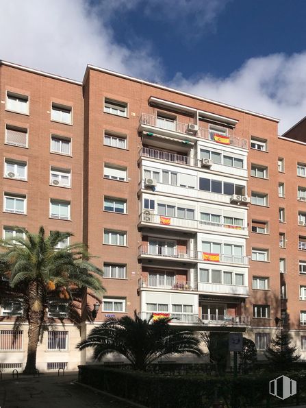 Oficina en alquiler en Calle Rafael Salgado, 7, Chamartín, Madrid, 28036 con edificio, nube, cielo, durante el día, propiedad, ventana, planta, árbol, bloque de pisos y diseño urbano alrededor