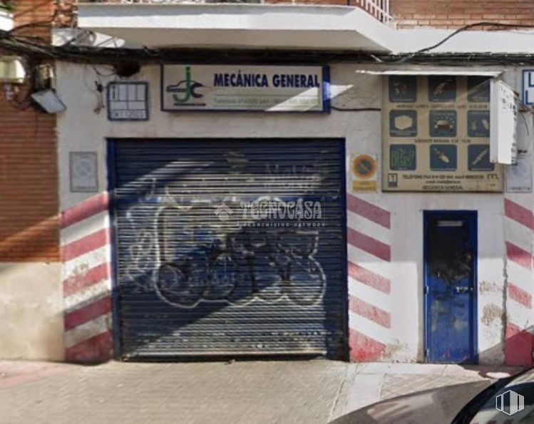 Local en venta en Calle Ramón Serrano, Carabanchel, Madrid, 28025 con puerta, coche, rueda, propiedad, neumático, bicicleta, ventana, albañilería, fuente y edificio alrededor