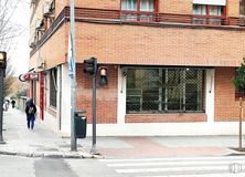 Local en alquiler en Avenida Plaza Toros, 61, Aranjuez, Madrid, 28300 con ventana, superficie de la carretera, ciudad, barrio, calle, acera, diseño urbano, ladrillo, albañilería y uso mixto alrededor