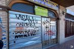 Retail for sale at Calle Pablo Iglesias, Arganda del Rey, Madrid, 28500 with window, daytime, azure, graffiti, brickwork, brick, architecture, handwriting, art and wall around