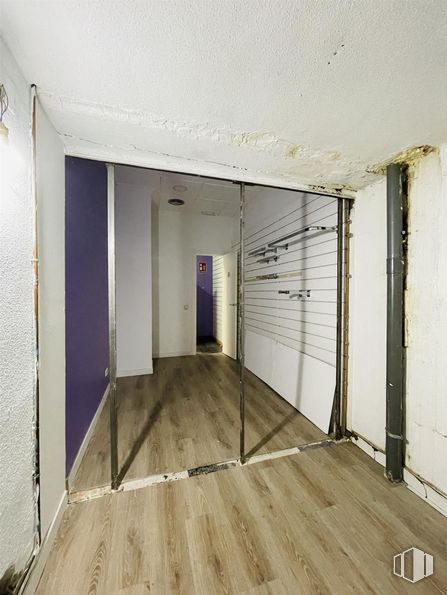 Local en alquiler en Pasaje Colón, Valdemoro, Madrid, 28341 con puerta, suelos, pared, suelo, madera, techo, material compuesto, suelos de madera, madera dura y tinte para madera alrededor