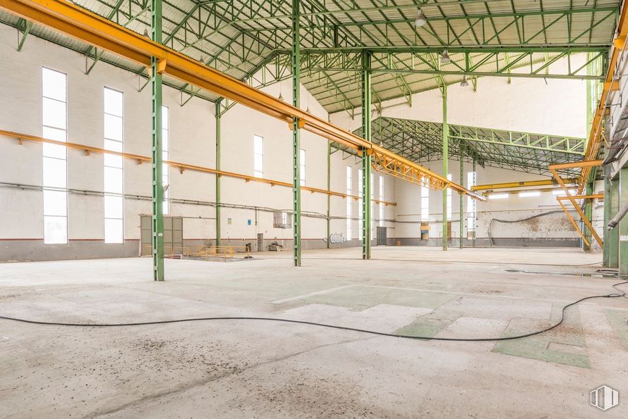 Industrial for sale at Carretera Madrid - Toledo, Olías del Rey, Toledo, 45280 with ceiling, floor, flooring, composite material, metal, beam, engineering, building material, concrete and daylighting around