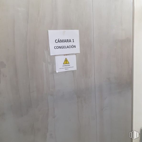 Nave en venta en Avenida Fuenlabrada, Humanes de Madrid, Madrid, 28970 con gris, madera, gas, fuente, suelo, rectángulo, evento, señalización, signo y transparencia alrededor