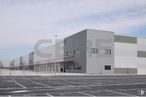 Industrial for rent at Avenida Premios Nobel, 4, Torrejón de Ardoz, Madrid, 28850 with building, sky, cloud, window, asphalt, facade, urban design, city, road surface and commercial building around