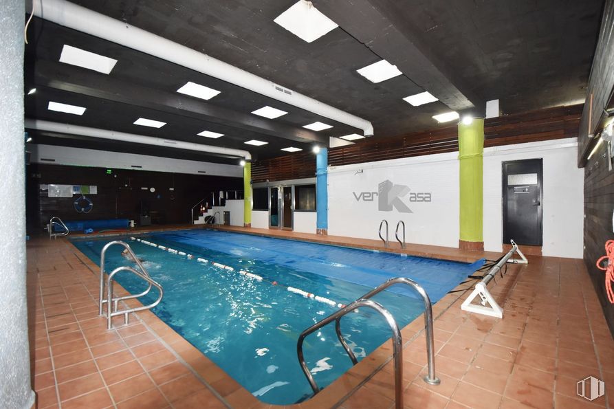 Local en venta en Calle San Isidro, 14, Majadahonda, Madrid, 28220 con agua, piscina, edificio, suelos, suelo, ocio, juegos y deportes de interior, material compuesto, techo y casa alrededor