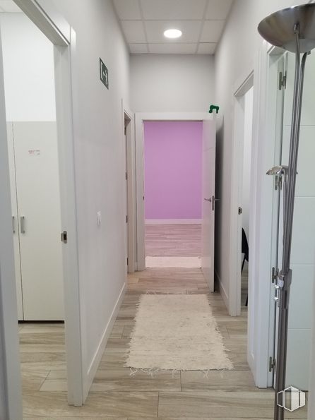 Local en venta en Zona Las Tablas, Fuencarral - El Pardo, Madrid, 28050 con puerta, propiedad, edificio, accesorio, interiorismo, suelos, suelo, madera, casa y propiedad material alrededor