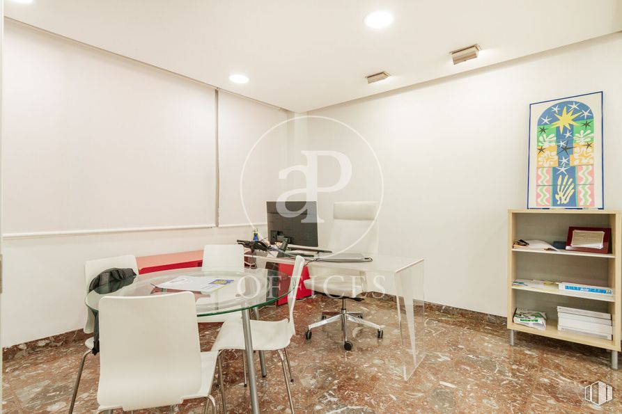 Oficina en venta en Calle Orense, Tetuán, Madrid, 28020 con estantería, silla, mesa, mueble, edificio, interiorismo, suelos, cajón, suelo y sala de estar alrededor