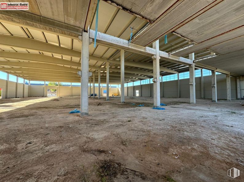 Industrial for sale at Polígono Industrial El Guijar, Arganda del Rey, Madrid, 28500 with building, architecture, floor, beam, house, wood, city, hall, urban area and flooring around