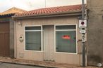 Retail for rent at Calle Arroyada 49, Sonseca, Toledo, 45100 with window, fixture, architecture, wood, brick, neighbourhood, building, material property, residential area and brickwork around