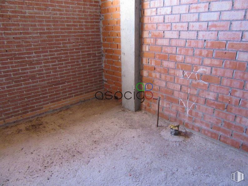 Local en venta en Zona La Paloma, Azuqueca de Henares, Guadalajara, 19200 con ladrillo, albañilería, edificio, madera, naranja, material de construcción, pared, superficie de carretera, material compuesto y suelo alrededor