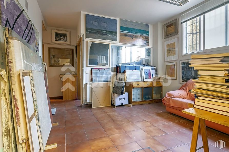 Retail for sale at Calle Juan Francisco Pascual, 2, Hortaleza, Madrid, 28033 with window, picture frame, property, furniture, couch, wood, interior design, shelf, bookcase and shelving around