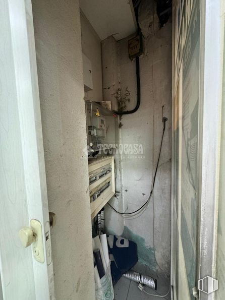 Local en venta en Casco urbano, Alcalá de Henares, Madrid, 28803 con manija de la puerta, accesorio, suelo, electricidad, cableado eléctrico, gas, máquina, material compuesto, suministro eléctrico y asa alrededor