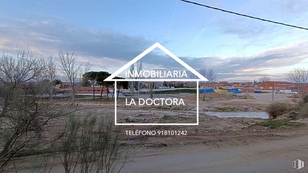 Suelo en venta en Paseo Estación, Villamanta, Madrid, 28610 con cielo, nube, planta, árbol, lote de terreno, zona residencial, paisaje, asfalto, tejado y sombra alrededor