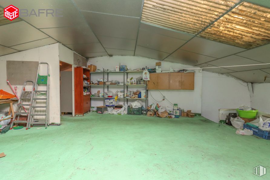 Nave en venta en Calle Duero, Mejorada del Campo, Madrid, 28840 con escalera, suelo, suelos, estante, techo, estantería, edificio, ocio, estantería y habitación alrededor