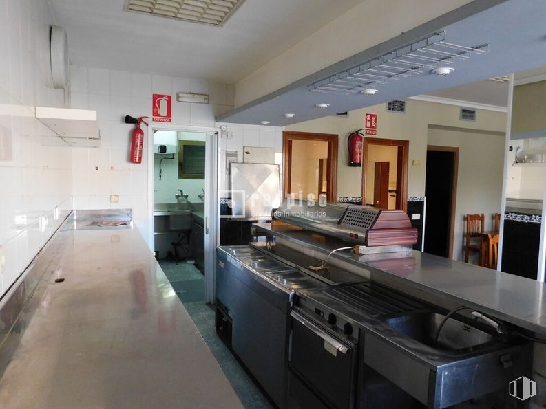 Local en venta en Zona Perales del Río, Getafe, Madrid, 28909 con encimera, ebanistería, cocina, edificio, interiorismo, aparato de cocina, madera, casa, suelo y suelos alrededor