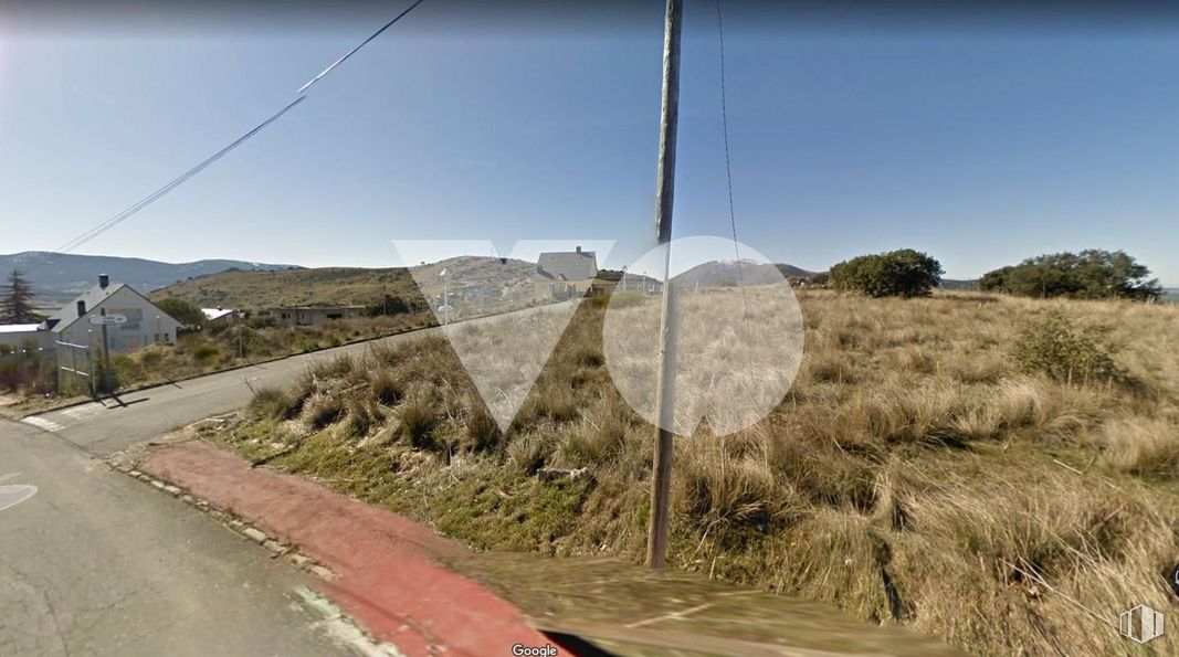 Land for sale at Avenida Francia, El Espinar, Segovia, 40424 with sky, plant, slope, land lot, overhead power line, road surface, tree, asphalt, landscape and electricity around