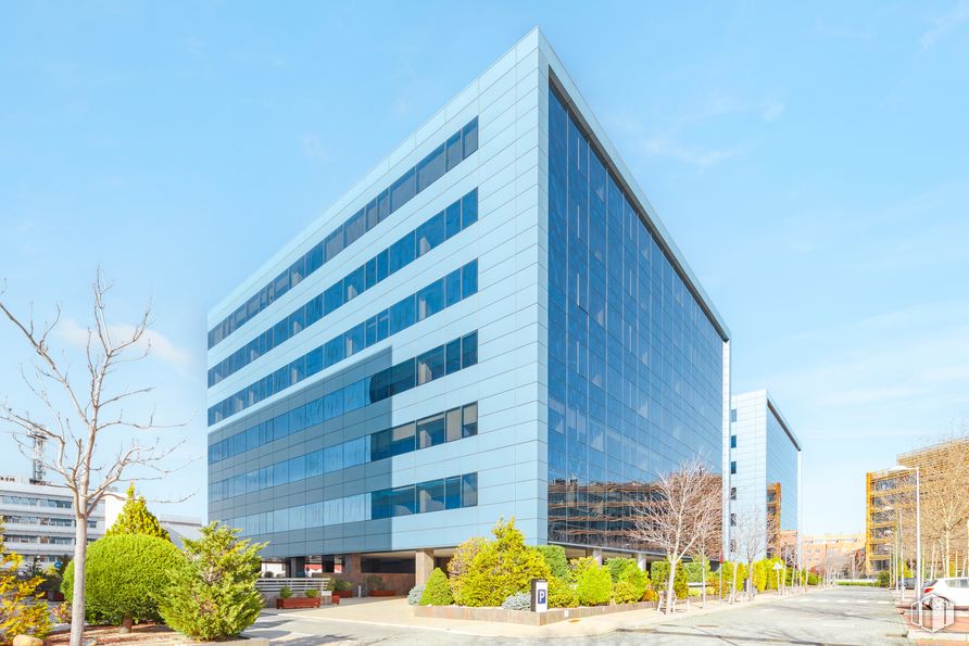 Oficina en alquiler en P. E. Las Tablas, Calle Federico Mompou, 5, Fuencarral - El Pardo, Madrid, 28050 con edificio, cielo, día, planta, nube, bloque de torres, árbol, diseño urbano, condominio y torre alrededor