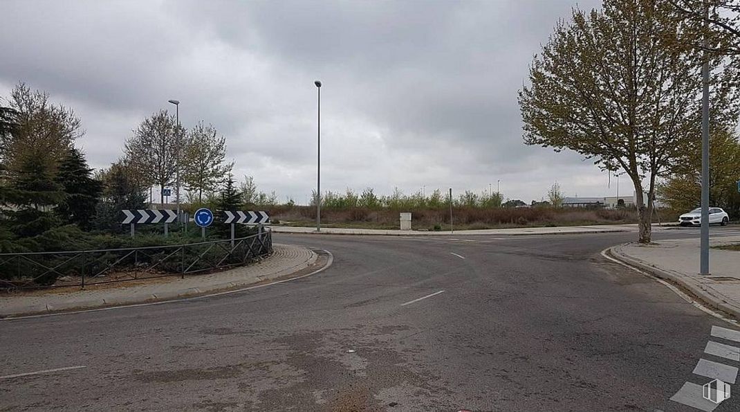 Suelo en alquiler en Calle Ricardo Tormo, Leganés, Madrid, 28914 con cielo, nube, planta, árbol, luz de la calle, superficie de la carretera, asfalto, lote de terreno, vía pública y alquitrán alrededor