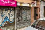 Retail for sale & for rent at Calle Santa Juliana, 14, Tetuán, Madrid, 28039 with car, door, automotive lighting, motor vehicle, vehicle, neighbourhood, window, font, wall and facade around