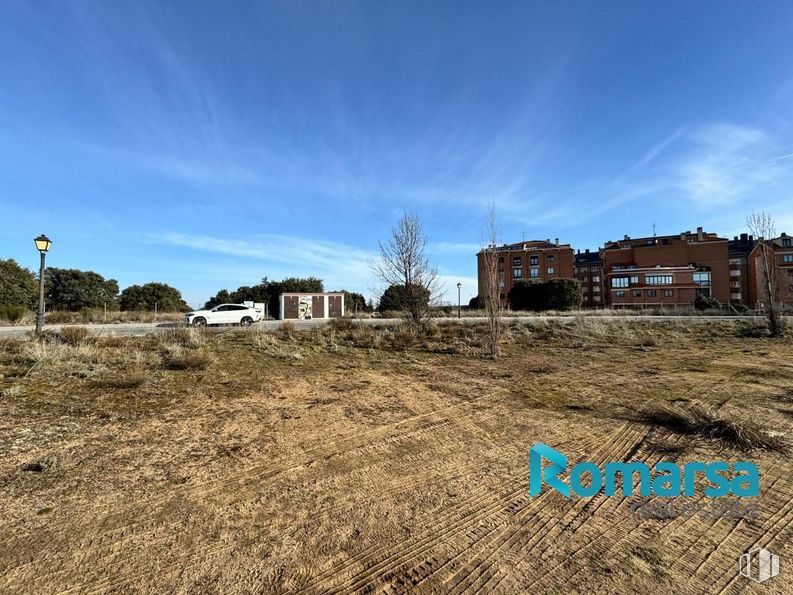 Land for sale at Calle Ciudad de Ávila, Ávila, 05002 with building, cloud, sky, plant, tree, natural landscape, land lot, grass, residential area and plain around