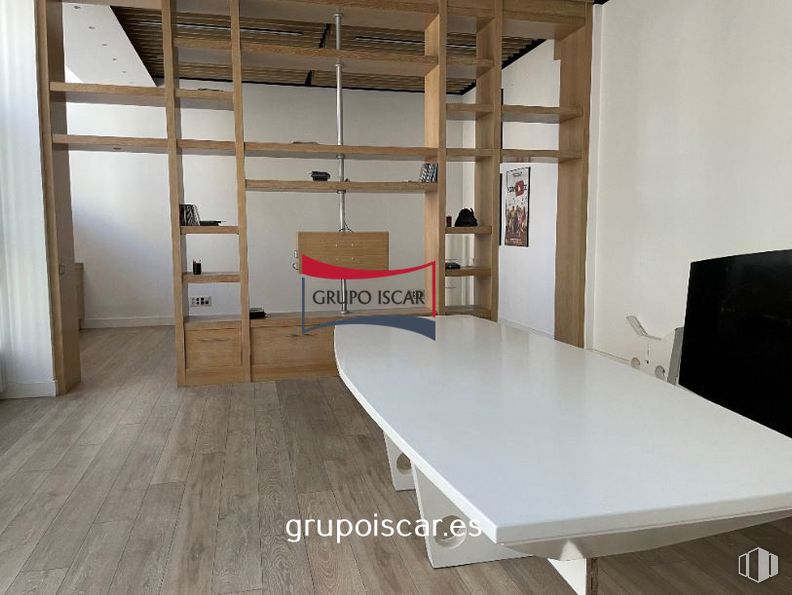 Oficina en venta en Calle Miguel Fleta, 8, San Blas - Canillejas, Madrid, 28037 con mesa, mueble, ebanistería, accesorio, madera, diseño de interiores, suelo, piso, casa y edificio alrededor