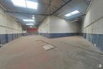 Industrial for sale at Carretera Campo Real, Arganda del Rey, Madrid, 28500 with light fixture, flooring, floor, composite material, ceiling, concrete, building material, hall, daylighting and basement around