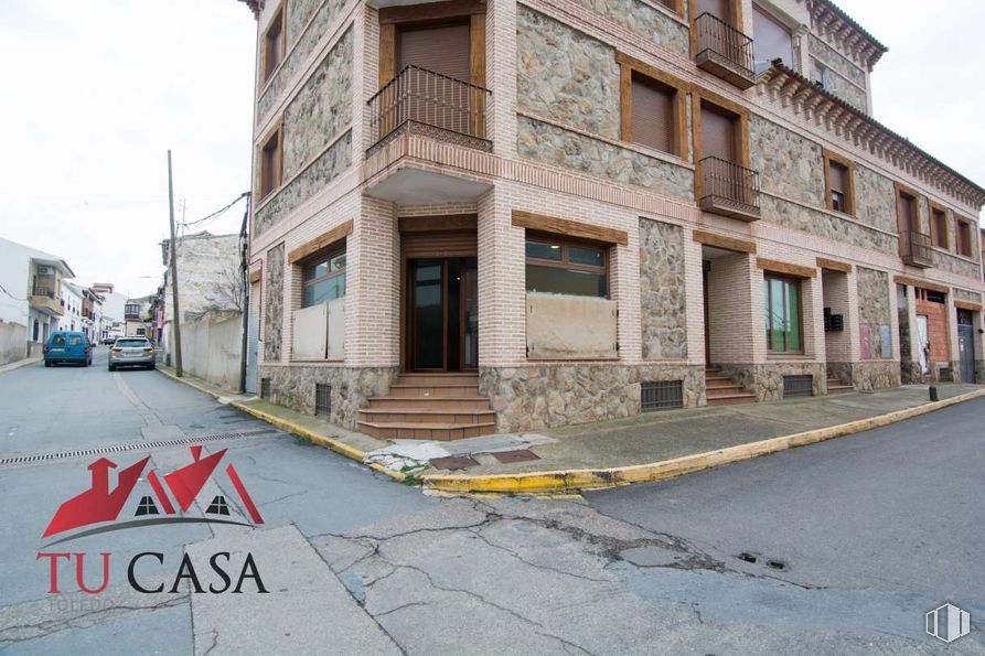 Local en alquiler en Casco urbano, La Puebla de Montalbán, Toledo, 45516 con puerta, edificio, ventana, barrio, apartamento, acera, balcón y coche subcompacto alrededor