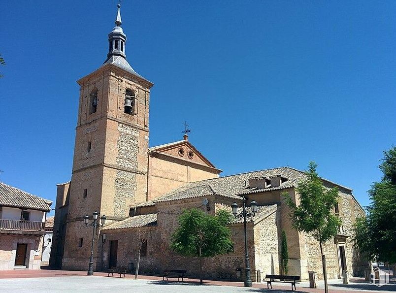 Local en venta en Centro, Borox, Toledo, 45222 con iglesia, fachada, arquitectura, lugar de culto, instituto religioso, remate, capilla, arquitectura medieval, campanario y lugares santos alrededor